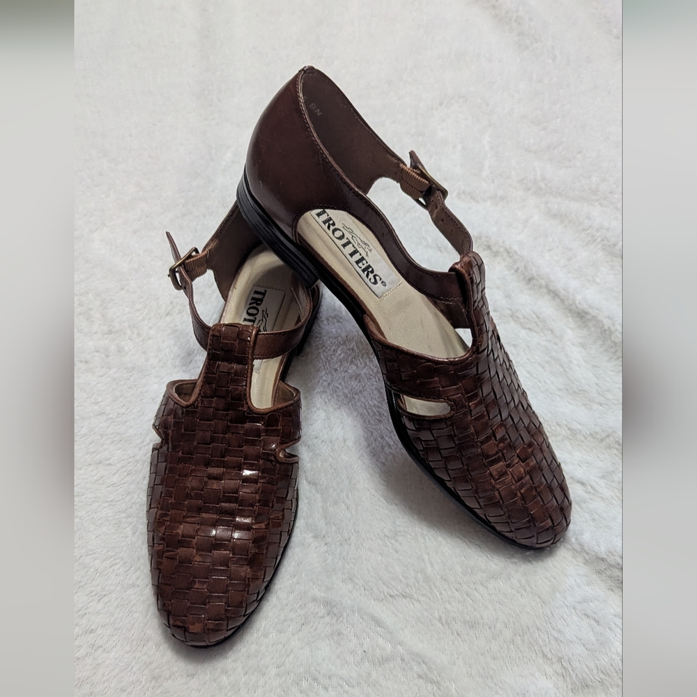 Trotters shoes for women size 8